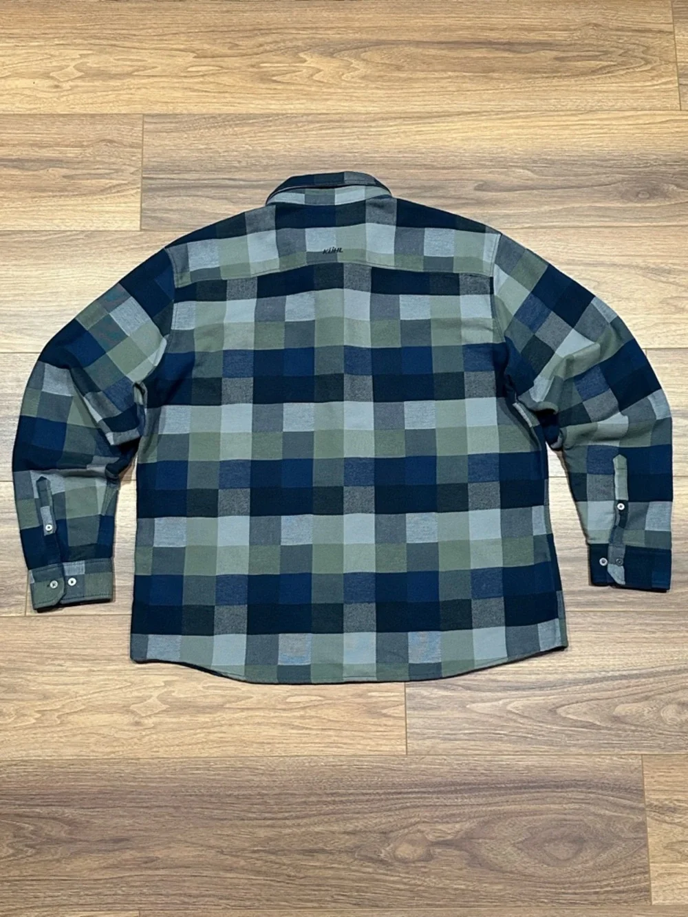 Kuhl Pixelatr Flannel Long Sleeve Button Down in Seaglass Blue Plaid Size XXL